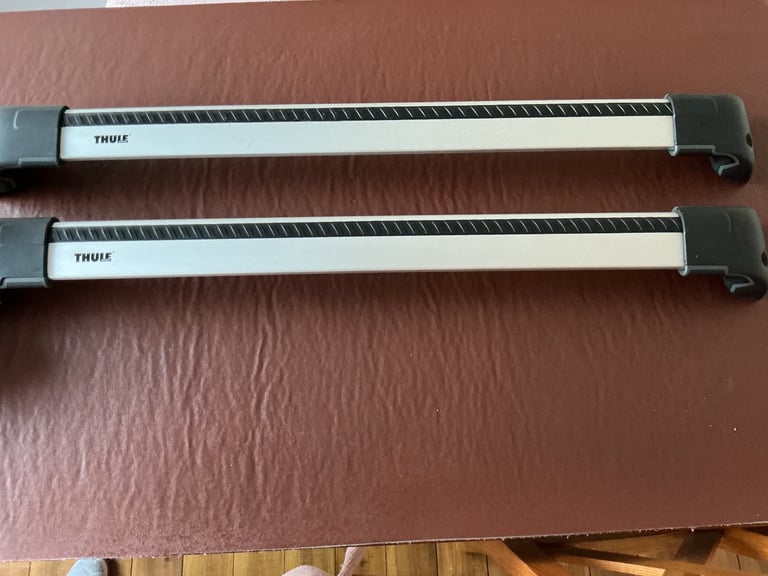 Thule roof bars and kit 