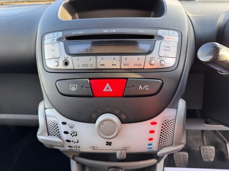 2011 Toyota AYGO 1.0 VVT-i Blue 5dr HATCHBACK Petrol Manual