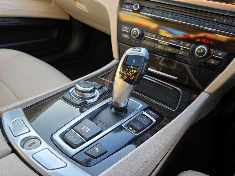 2013 BMW 7 Series 4.4 750Li V8 SE Auto Euro 5 (s/s) 4dr Saloon Petrol Automatic