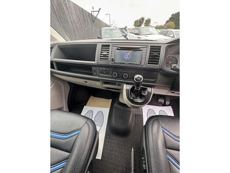 2017 Volkswagen Transporter 2.0 TDI BMT 150 Highline Kombi Van WINDOW VAN DIESEL Manual