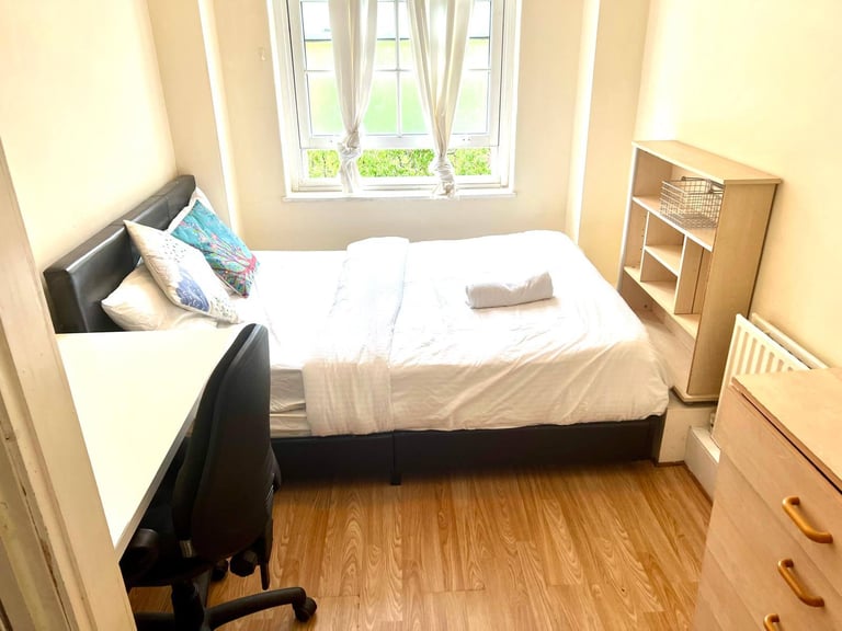 Amazing Cosy Double Room Available Now Short/Long Term/ Vauxhall