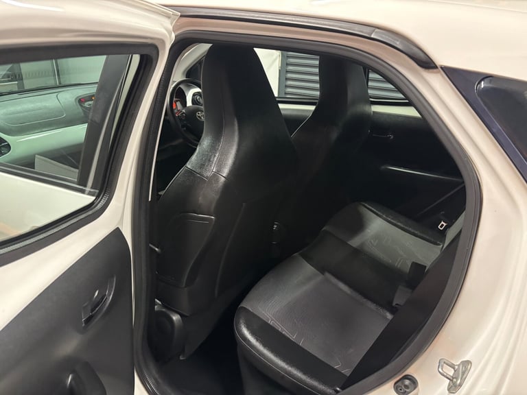 2014 Toyota AYGO 1.0 VVT-i X-Pression 5dr x-shift HATCHBACK Petrol Manual