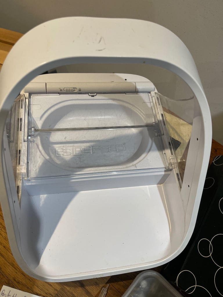 SureFeed Microchip pet feeder 