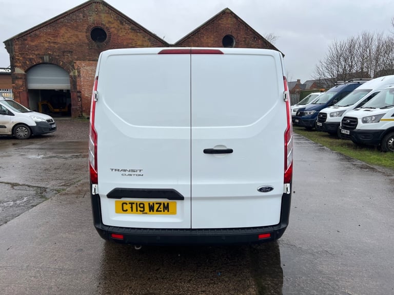 2019 Ford Transit Custom 2.0 TDCi 300/105ps Low Roof Van L2 PANEL VAN Diesel Manual