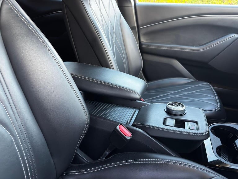 FORD MUSTANG Standard Range 70kWh 5dr 2021