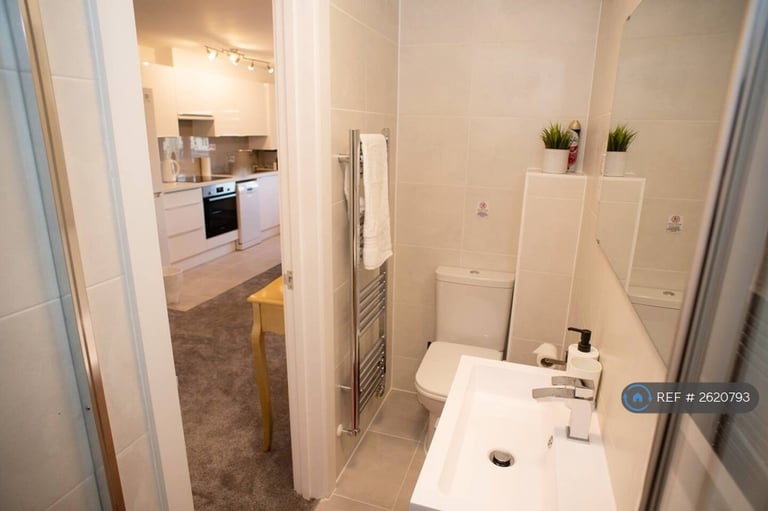 2 bedroom flat in Bicester Road, Kidlington, OX5 (2 bed) (#2620793)
