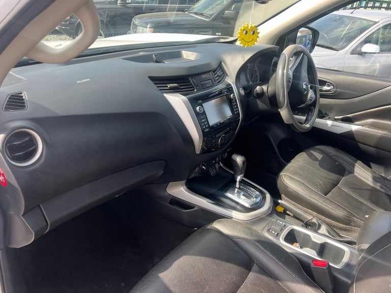 2019 NISSAN NAVARA Double Cab Pick Up Tekna 2.3dCi 190 4WD Auto LEATHER 101k