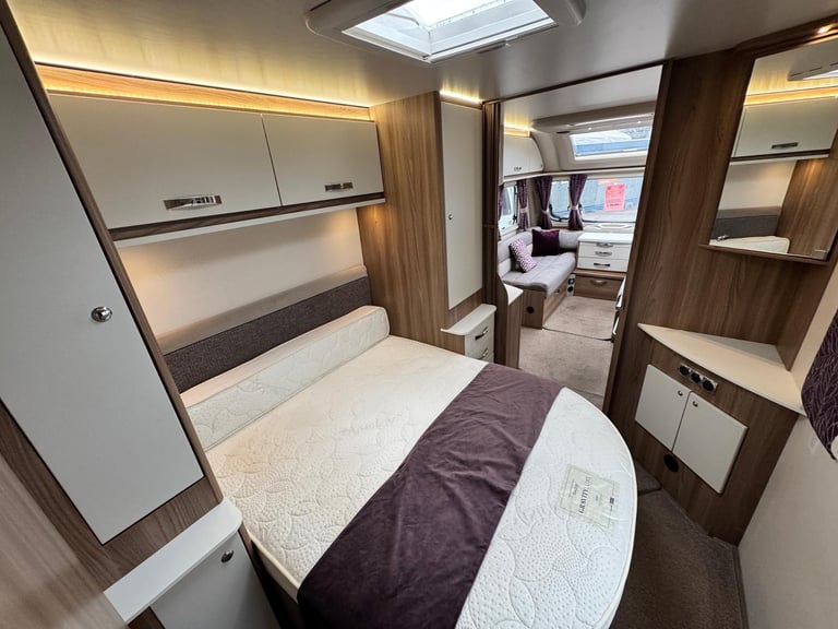 SWIFT KUDOS 530 SB 2018 MODEL 4 BERTH FIXED ISLAND BED TOURING CARAVAN