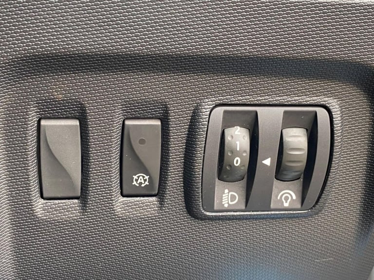 2014 Renault Captur 0.9 TCe ENERGY Dynamique MediaNav SUV 5dr Petrol Manual Euro 5 (s/s) (90 ps H...