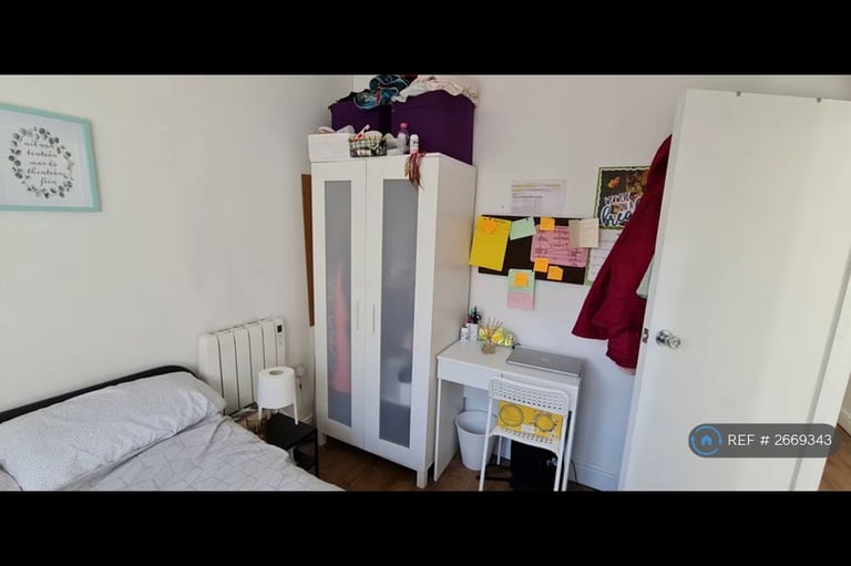 3 bedroom flat in St. Mary Road, London, E17 (3 bed) (#2669343)