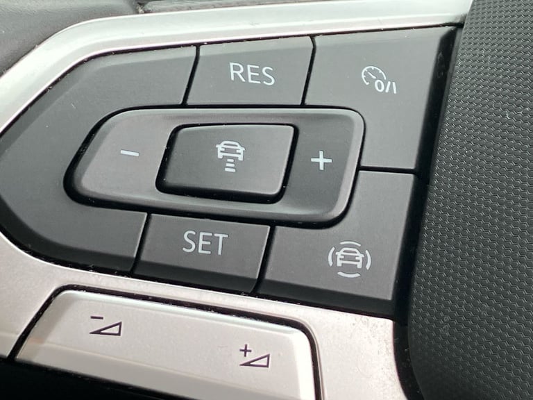 2023 Volkswagen T-Roc 1.5 TSI Life 5dr DSG HATCHBACK PETROL Automatic