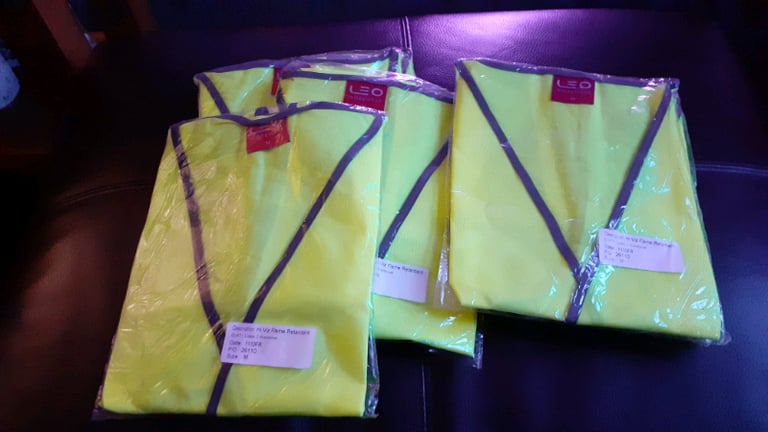 Hi vis safety vests size medium x 6 