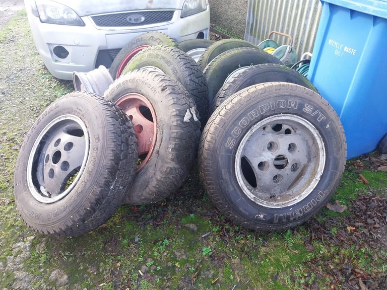 Range rover classic alloy wheels £20 