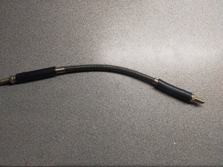 LANDROVER DEFENDER FLEXIBLE BRAKE PIPE