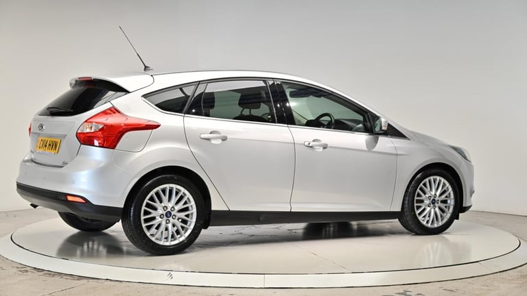 2014 Ford Focus 1.6 TDCi Zetec Euro 5 (s/s) 5dr HATCHBACK Diesel Manual
