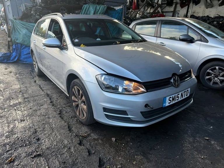 VW GOLF 2015 1.6 DIESEL BREAKING FOR PARTS 