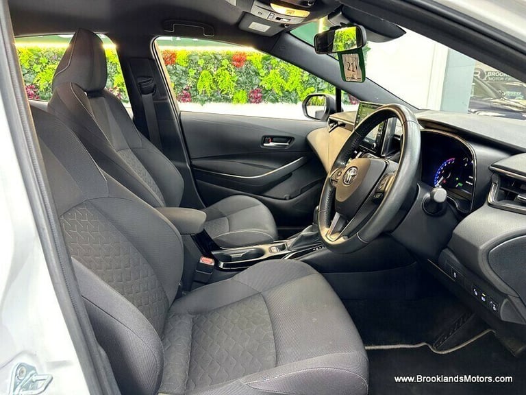 Toyota Corolla ICON TECH [SAT NAV, HEATED SEATS &amp; REVERSE CAMERA]