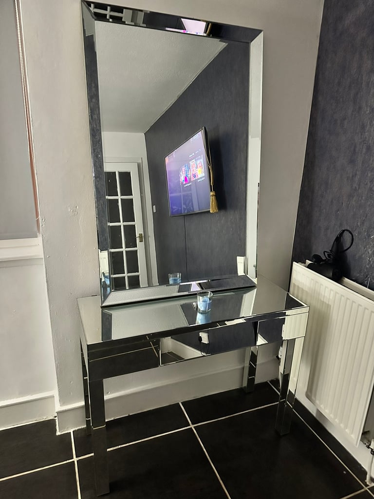 Dressing table and mirror 