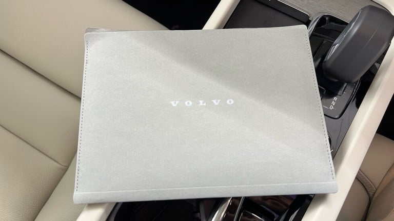 2025 Volvo V60 Plus, B4 Mild hybrid, Petrol, Dark Estate Petrol Automatic