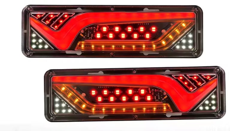2 x Rear lights  12 V