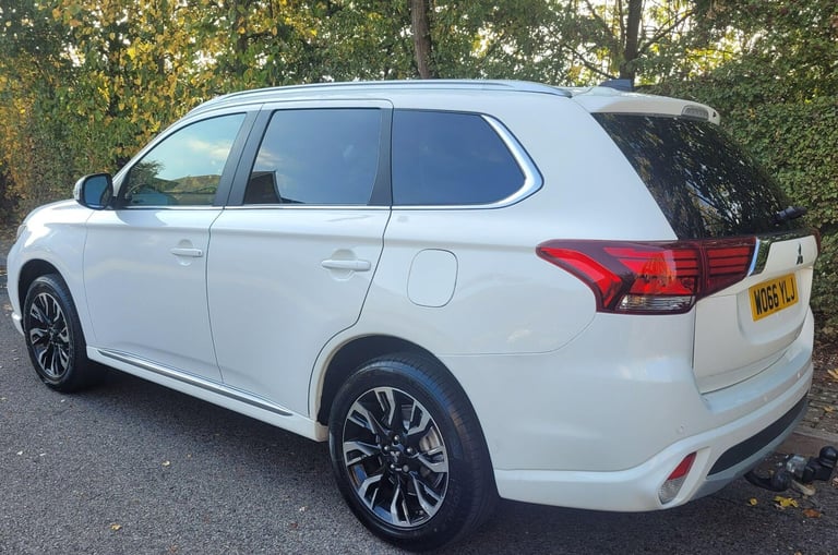  Mitsubishi Outlander 2.0h 12kWh GX3h CVT 4WD Euro 6 (s/s) 5dr Petrol/Electric Hybrid Automatic
