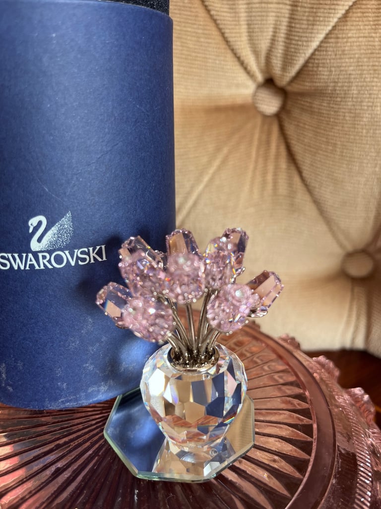 image for Swarovski Crystal Beautiful Bunch Of A Dozen Pink Roses VGC Height 6cm