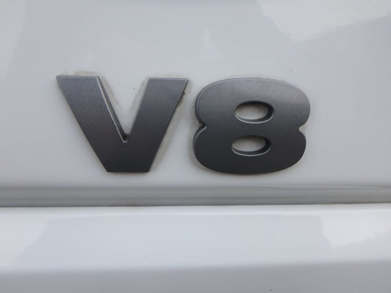 2011 Land Rover Discovery 4  5.0 V8 Petrol Automatic ... 7 Seater 4x4 Petrol Automatic