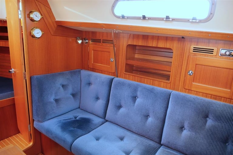 HALLBERG RASSY 342 CRUISING YACHT. (The Bentley of Sailing yachts.)