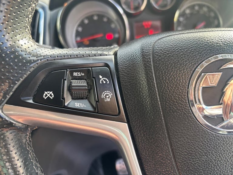 2015 Vauxhall Zafira 1.4T SRi 5dr MPV PETROL Manual