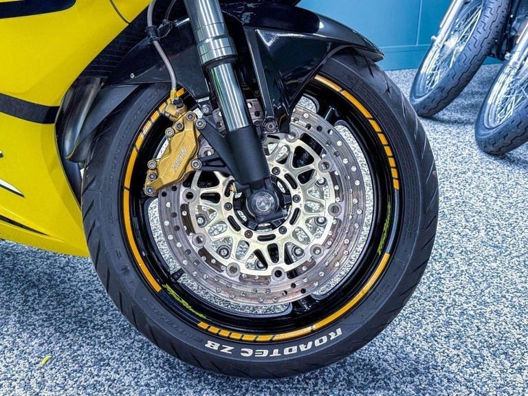 2004 53 HONDA CBR900RR FIREBLADE 954CC - AKRO EXHAUST - COLLECTOR BIKE