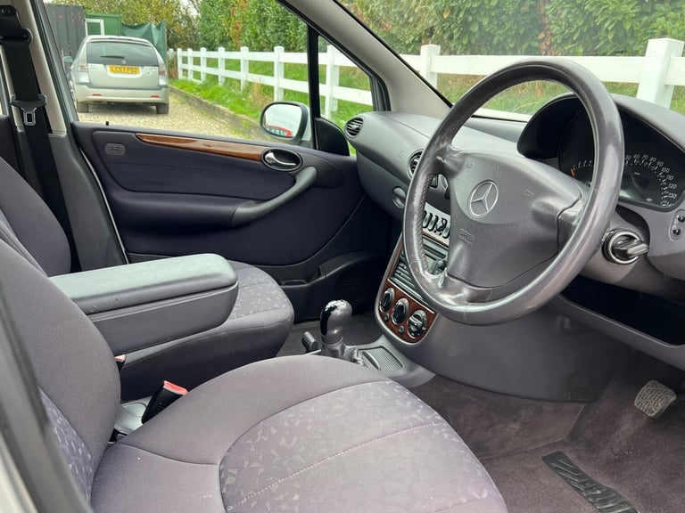 Mercedes-Benz A-Class 1.4 A140 Elegance LWB Hatchback 5dr Petrol Manual - Image 10