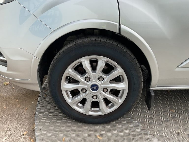 2021 Ford Tourneo Custom 320 EcoBlue Titanium 8 Seat Minibus Diesel Manual