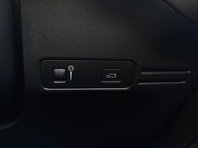 2020 Volvo XC40 1.5 T3 [163] R DESIGN 5dr Geartronic Estate PETROL Automatic