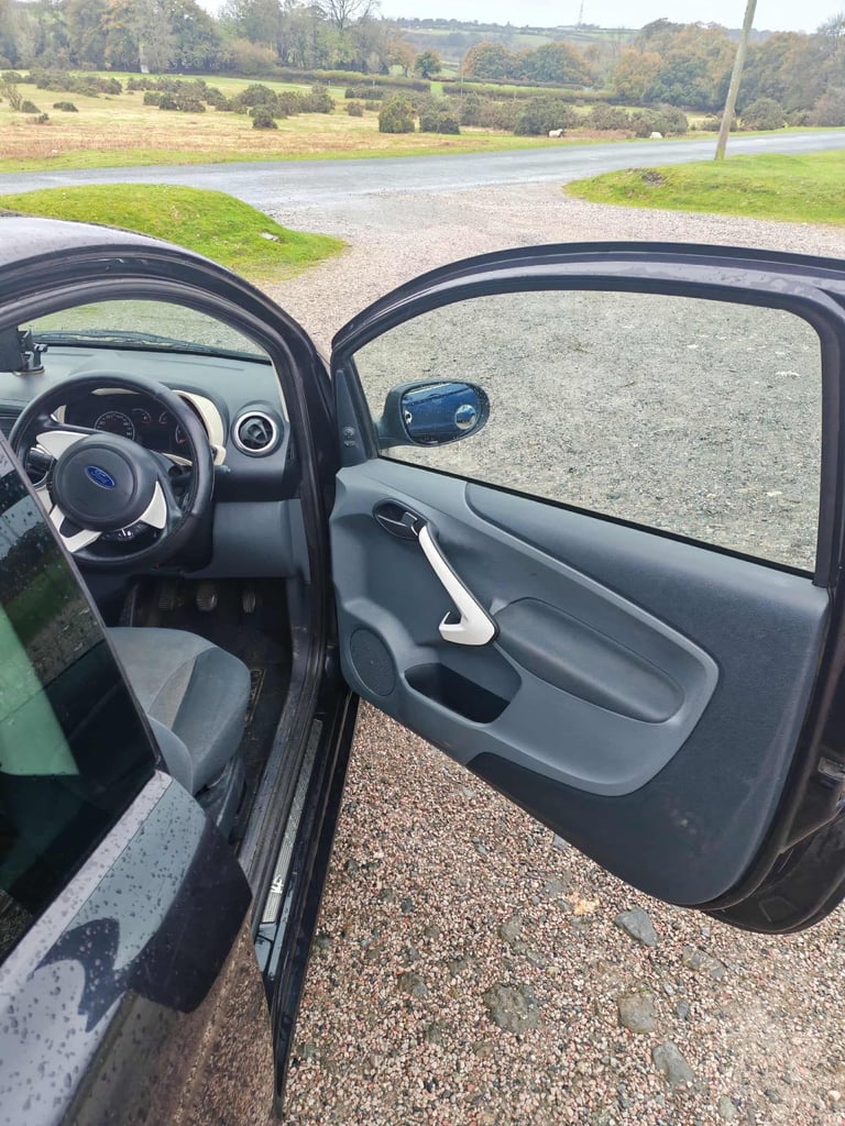 Ford, KA, Hatchback, 2010, Manual, 1242 (cc), 3 doors