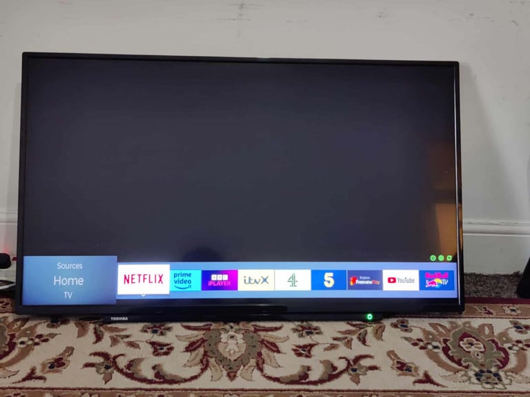 Toshiba Smart TV HDR 4K Ultra HD Led 4e inches for sale 