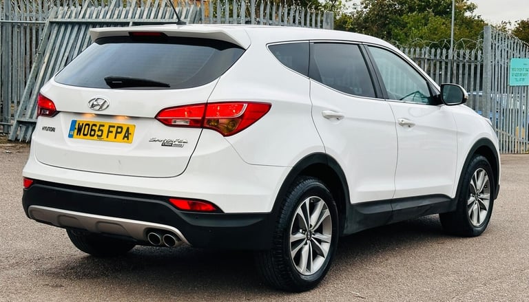 2016 Hyundai Santa Fe 2.2 CRDi SE 4WD Euro 5 5dr (5 seat) ESTATE Diesel Manual