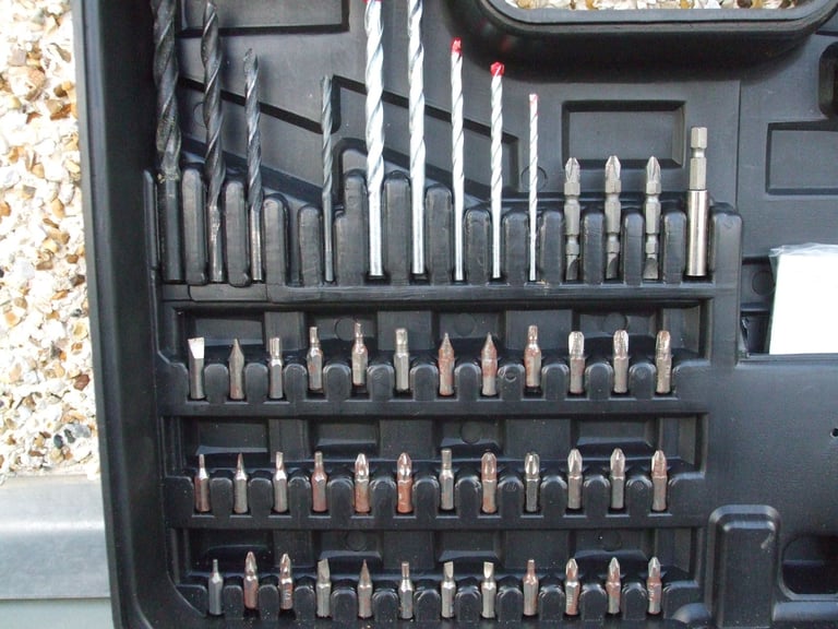 CORDLESS HAMMER DRILL & DRILL SET