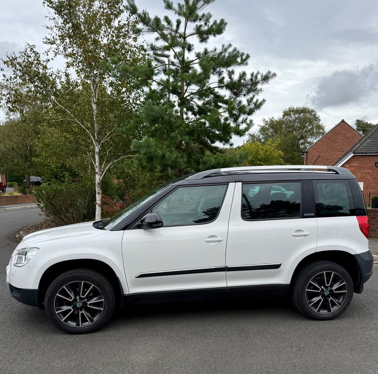 Skoda, YETI, Hatchback, 2013, Manual, 1968 (cc), 5 doors