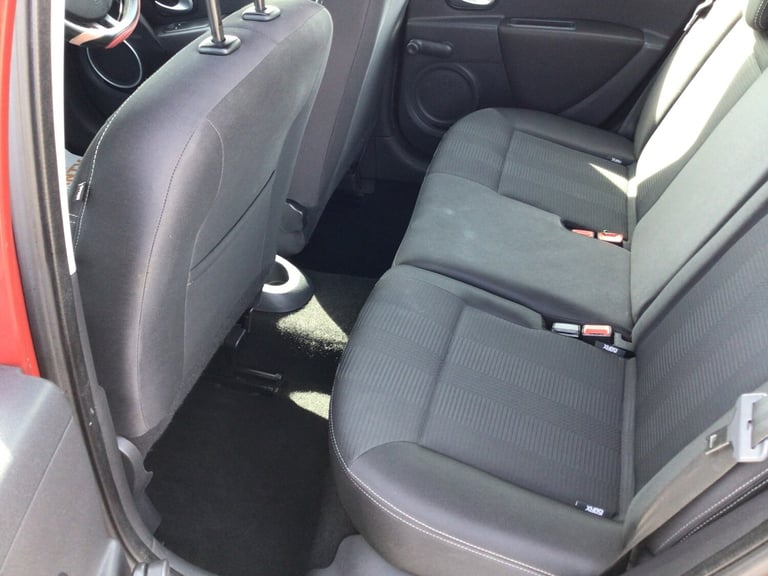 2010 Renault Clio 1.5 dCi 86 Dynamique TomTom 5dr HATCHBACK Diesel Manual
