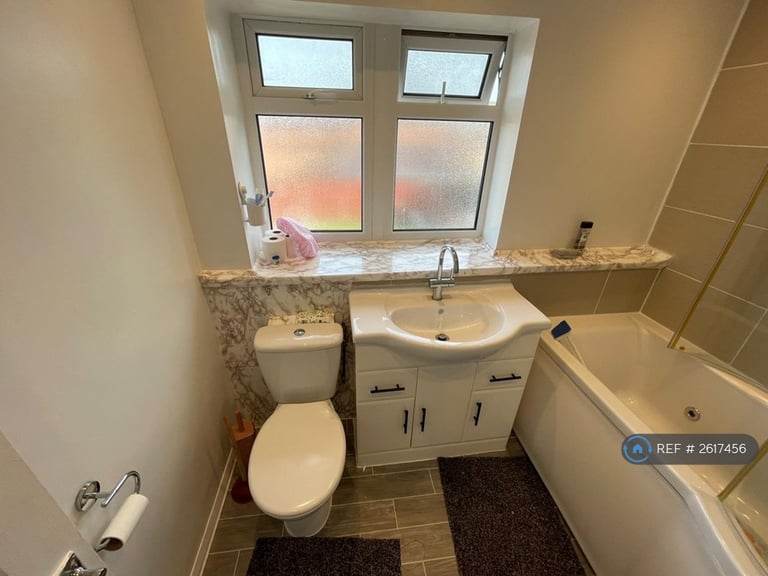 3 bedroom house in Keenan Drive, Bedworth, CV12 (3 bed) (#2617456)