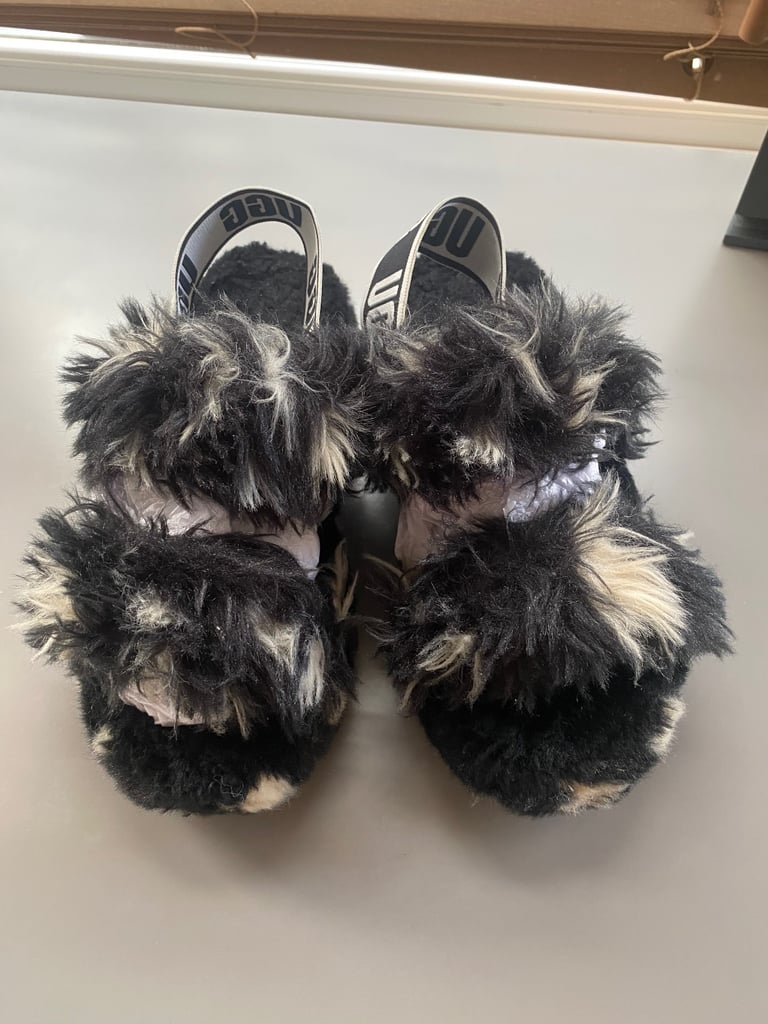 UGG fluffy platform slippers in size UK5 VGC
