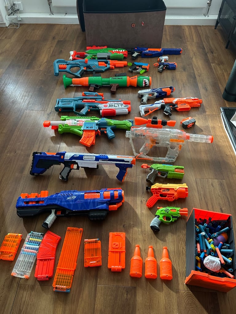 image for Nerf guns - 17 various