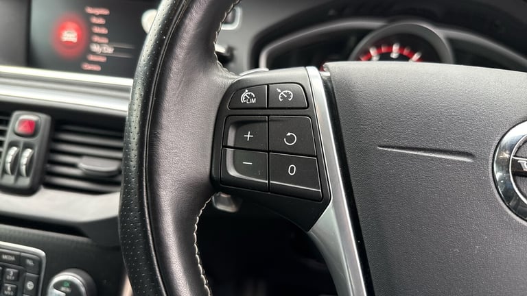 2019 Volvo V40 T3 [152] R DESIGN Edition 5dr Geartronic Petrol Hatchback Hatchback Petrol Automatic