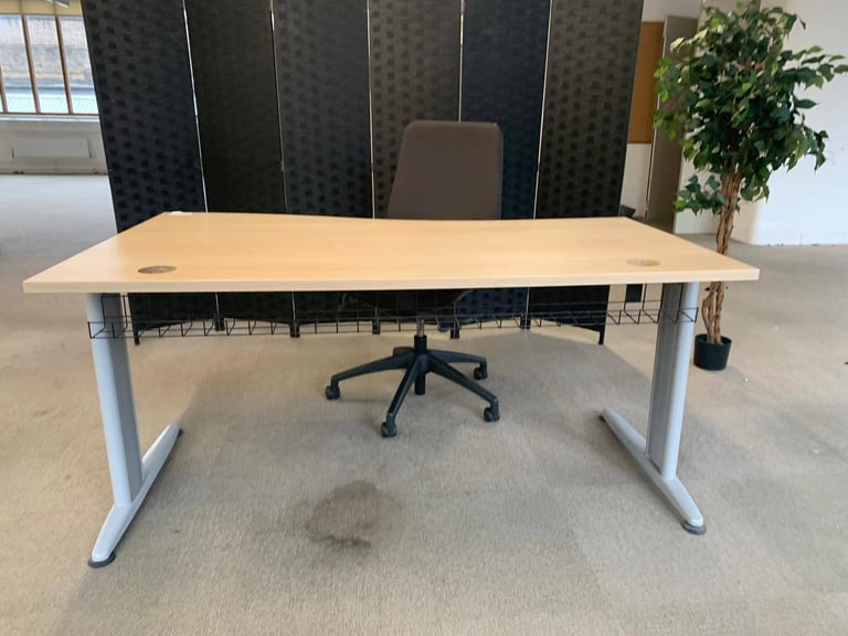 Used office wave desks for sale wood £75 each 30 available