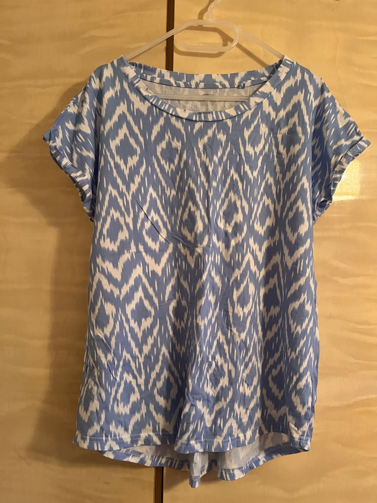 image for Women's Blue & White Short-Sleeve T-Shirt Size 16