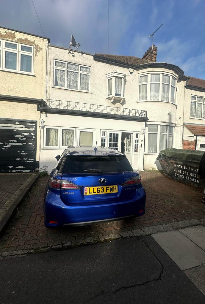 image for Spacious 5/6 Bedroom House Available To Let On Hamilton Avenue Ilford (IG6 1AE)