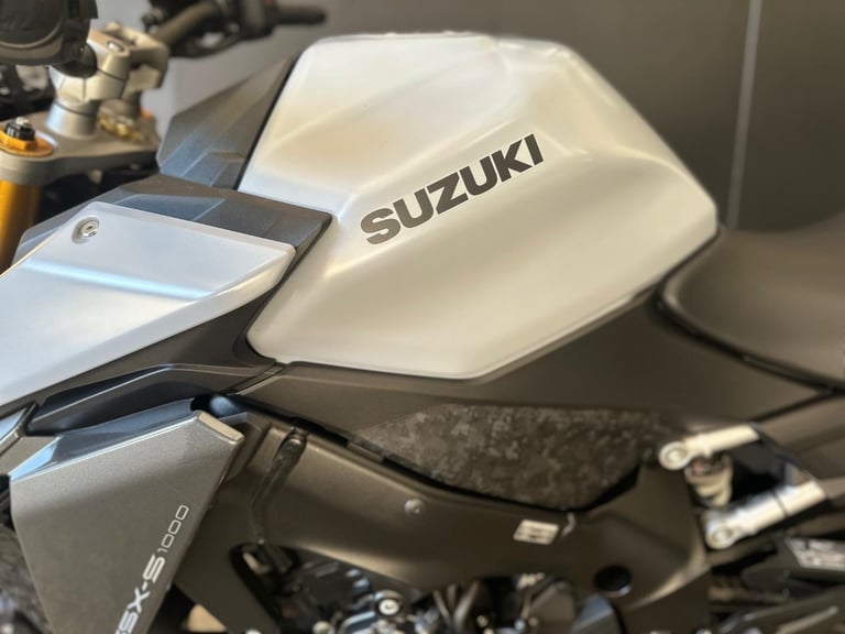 STUNNING ONE OWNER 2023/73 SUZUKI GSX-S 1000 MOTORCYCLE 