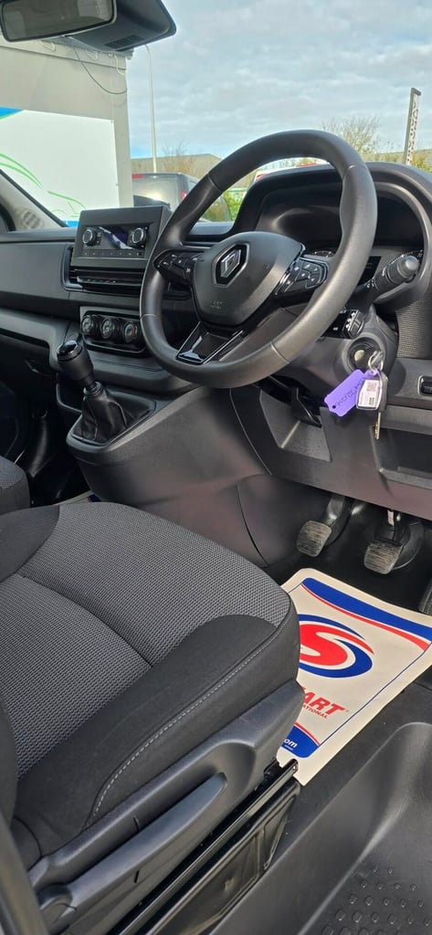 2022 Renault Trafic LL30 ENERGY dCi 145 Business 9 Seater MPV DIESEL Manual