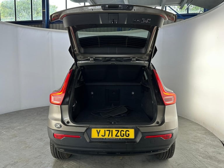  Volvo XC40 1.5h T4 Recharge 10.7kWh R-Design Auto Euro 6 (s/s) 5dr Petrol/Electric Hybrid Automatic