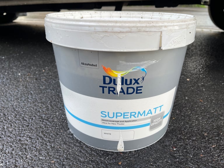 Dulux trade supermatt white emulsion paint £10